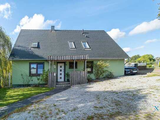 Platz für die ganze Familie und Ihr Kleingewerbe – Charmantes Haus mit Garten in Norderbrarup