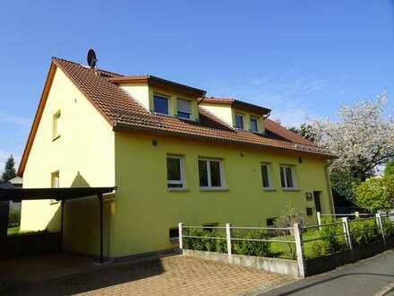 Einfamilienhaus mit zwei abgeschlossenen Wohnungen und Carport in Herzogenaurach-Nähe Stadtzentrum