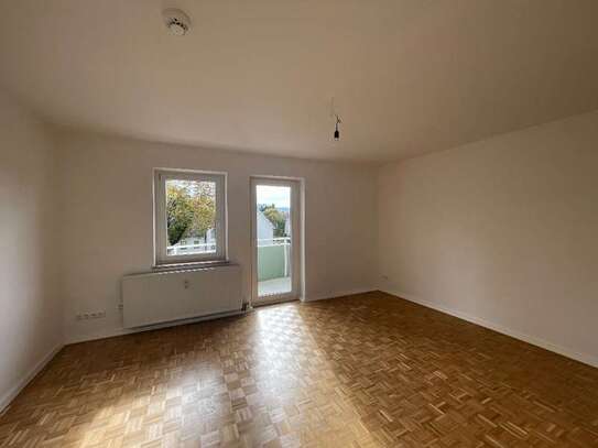 Gemütliche 3-Zimmer-Wohnung mit Balkon in Rosenheim!