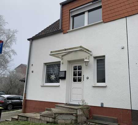 Teil-sanierte Doppelhaushälfte (114qm) mit Garten und Garage in Dortmund-Eving