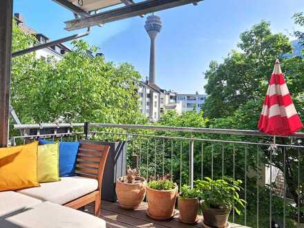 Blick zum Rheinturm:
Attraktive 4-Zimmer-Wohnung mit ruhiger Loggia
- Top Lage im Medienhafen