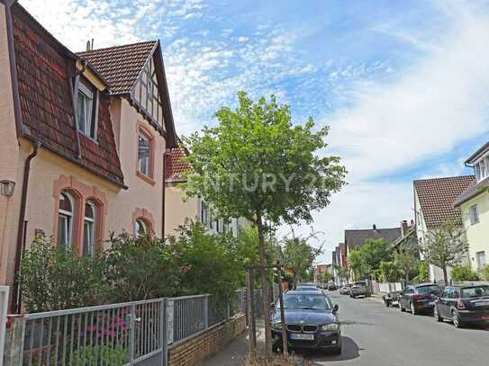 Im Dornröschenschlaf - Altbau auf gutem Grund