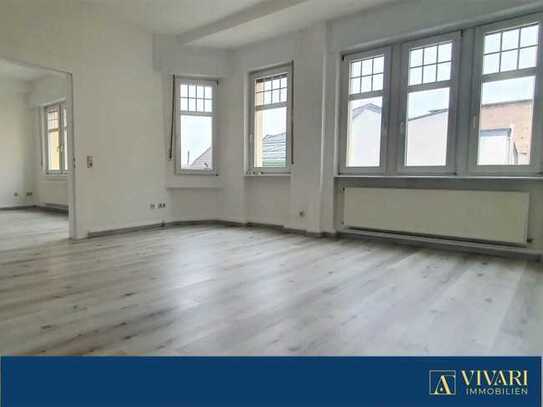 Altbauwohnung in bester Zentrumslage - hell und großzügig angelegt, ca. 106 m²