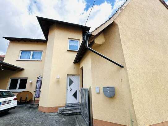 Großzügiges und charmantes Zweifamilienhaus mit Garten in absolut ruhiger Lage!