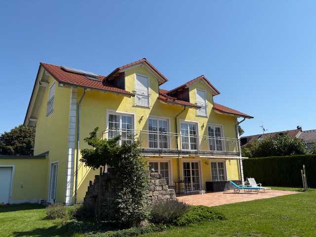 Helles neuwertiges 8-Zimmer Einfamilienhaus mit viel Platz für die Familie in Trudering