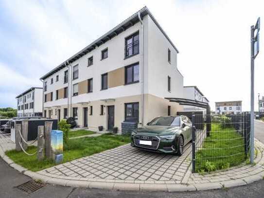 Familienidylle in Schkeuditz: Modernes Reiheneckhaus mit Dachterrasse