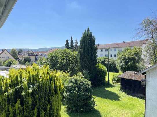 GERLINGEN - 2,5-ZIMMER-DG-WOHNUNG MIT BALKON, EBK, STELLPLATZ. FREI/SOFORTBEZUG.