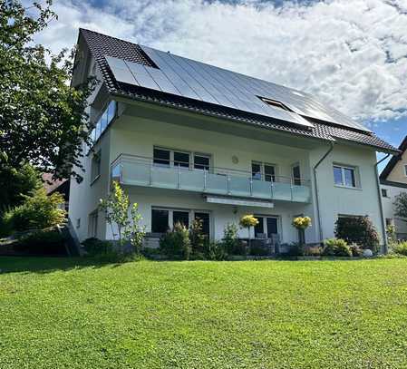 Großes und vollständig renoviertes Zweifamilienhaus mit gehobener Innenausstattung in Offenburg