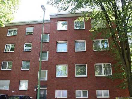 2-Zimmer-Wohnung im 3.OG mit Balkon auf der Tellmannstr. 22 frei !