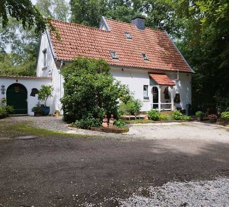 Traumhaus im Wald für Naturfreunde in Alleinlage u. trotzdem zentral gelegen