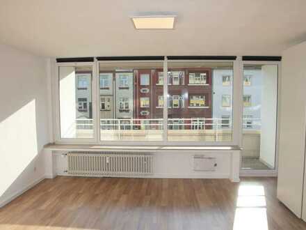 Renoviertes & möbliertes Appartement fußläufig Uni & Uniklinik, Balkon, Fernwärme