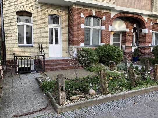 Teilgewerbliche Altbauwohnung im EG mit Terrasse mit ausschließlich gewerblich nutzbarem Souterrain