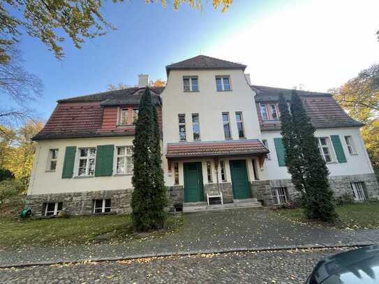 Schöne Dachgeschosswohnung auf dem Gelände der Sternwarte