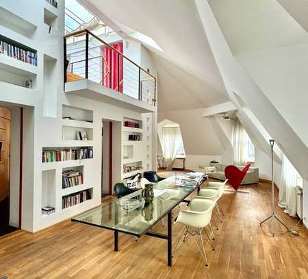 Außergewöhnliche Galeriewohnung in herrschaftlichem Altbau mit Skyline-Blick in Nordend-West