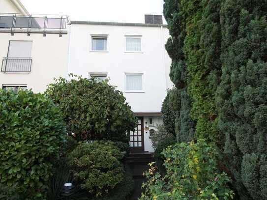 Sehr gepflegtes Reihenmittelhaus in begehrter Lage von Hanau Steinheim