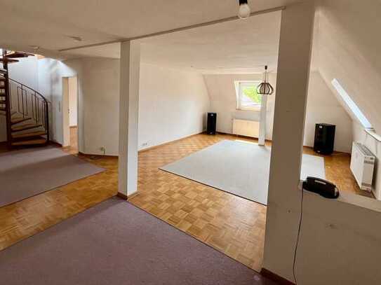 Mittendrin und Obendrüber: Maisonettewohnung 130m² mit Terrasse und herrlichem Ausblick