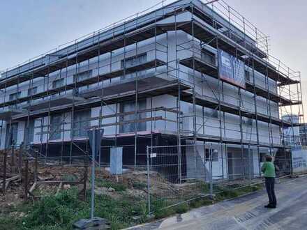 Erstbezug mit Balkon: freundliche 3-Zimmer-Wohnung in Neukirchen