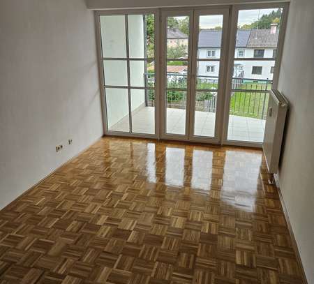 Großzügige 2-Zimmer, mit Loggia und Tiefgaragenstellplatz