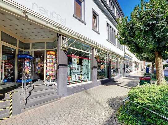 Zentrale Gewerbeeinheit mit Schaufenster und viel Lagerfläche