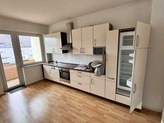 Gepflegte 2-Zimmer Wohnung mit Küche!