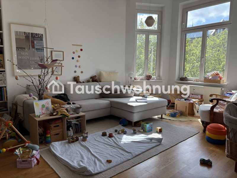 Tauschwohnung: Lichtdurchflutete Altbauwohnung mit großer Wohnküche