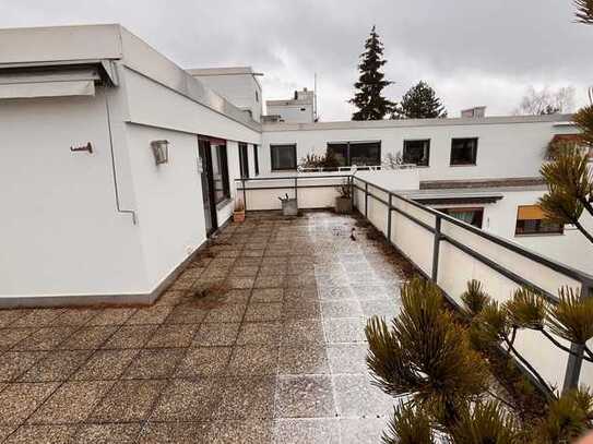 Einmalige Chance - Lichtdurchflutetes Penthouse in Obermenzing mit weitläufiger Dachterrasse