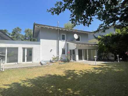 MODERNES, GEPFLEGTES STADTHAUS MIT OPTIONALER ELW UND DOPPELGARAGE IN TOPLAGE!