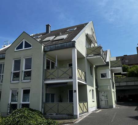 2-Zimmer-Wohnung mit EBK, Balkon und Stellplatz in beliebter Wohnlage in Aschaffenburg-Obernau