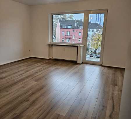 DO City, 2 Zimmer mit Balkon, 60 m², renoviert, ab 01.02.2025