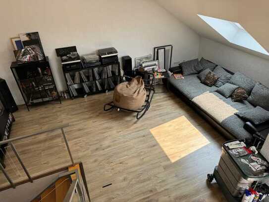 Moderne, gut geschnittene und modernisierte 2,5-Zimmer Wohnung mit zwei Balkonen!