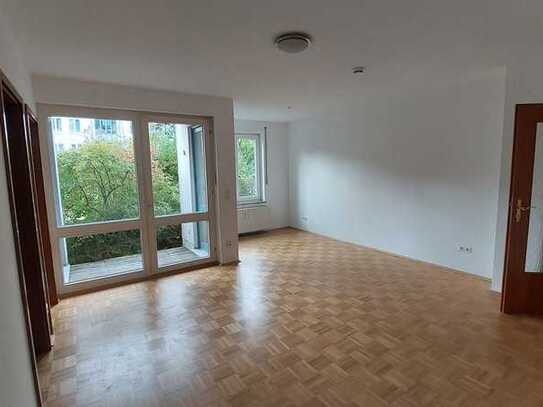 Großzügige 1-Zimmer-Erdgeschosswohnung mit Terrassenloggia in München Bogenhausen