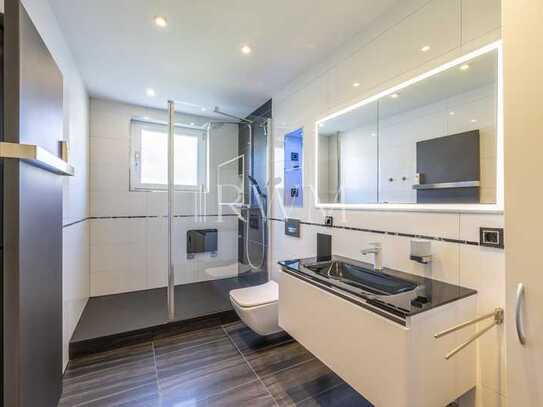 Wunderschöne 5,5-Zimmerwohnung mit Kinoleinwand und Balkon in toller Lage von Ostfildern