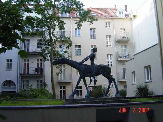 Helle und ruhige 2 Zimmer Wohnung mit Süd-Westbalkon