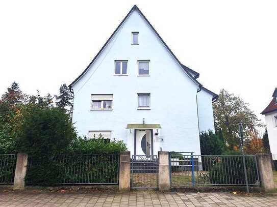 Ansprechende und modernisierte 4-Zimmer-Erdgeschosswohnung mit Terrasse in Forchheim