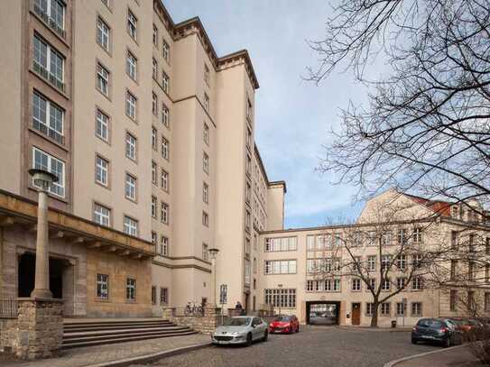 Moderner Büroraum in der Ringbebauung am Roßplatz