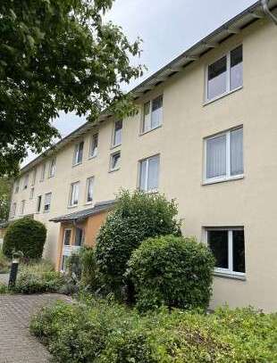 Renovierte 2-Zimmer-Wohnung mit Balkon, neue Küche, WM, TG-Stellplatz, frei ab 01.01.2025