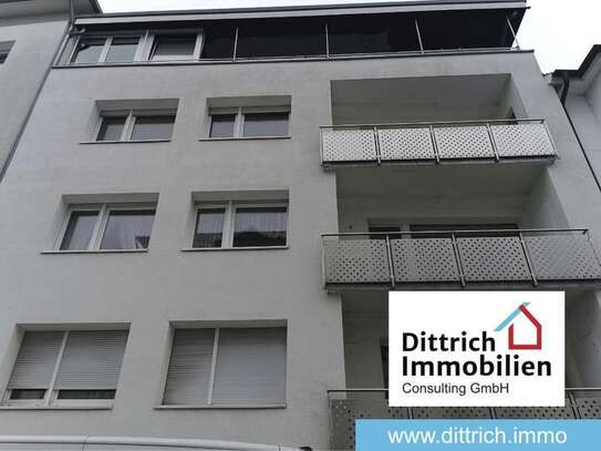 Frisch renovierte 4-Zi.-Wohnung im 3. Stock (ohne Aufzug) in Pforzheim Nord mit EBK, Balkon