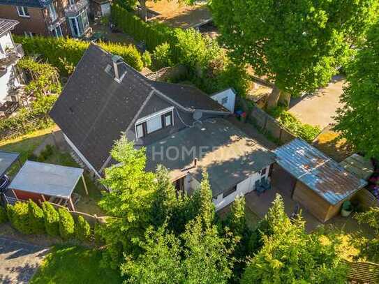 In grüner Lage: Gemütliches EFH mit Terrasse, 1 Bad + WC + Gäste-WC, und Carport