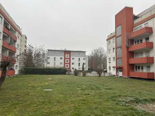 Geschmackvolle 2-Zimmer-Wohnung mit 2 Balkonen und Einbauküche in Hanau