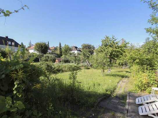 Interessantes MFH mit Wertsteigerungspotenzial und großem Garten in Top-Lage von Stuttgart