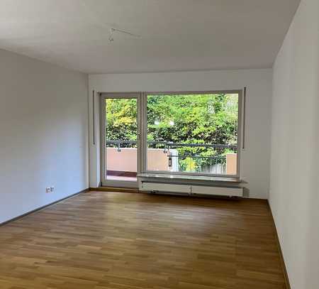 Vollständig renovierte 2-Raum-Wohnung mit Balkon und Einbauküche in Schwäbisch Hall