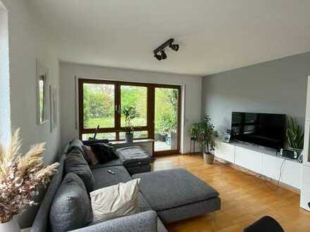 Geschmackvolle 3-Zimmer-Hochparterre-Wohnung mit Balkon und EBK in Weinstadt