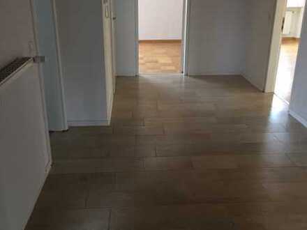 Vollständig renovierte 3,5-Zimmer-Wohnung mit Balkon und Einbauküche in Trippstadt