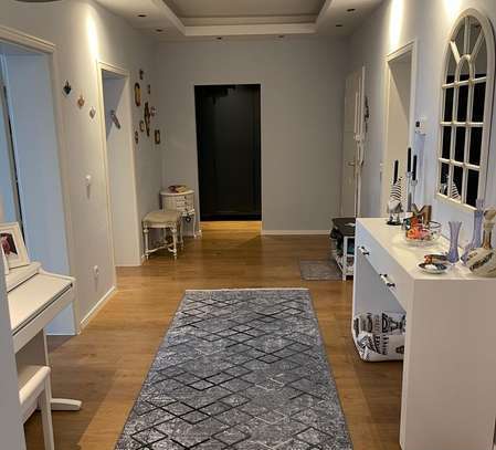 Große 4 Zimmer Wohnung/ auch WG geeignet/ Toplage H-Mitte/Johannssenstr./ prov.frei