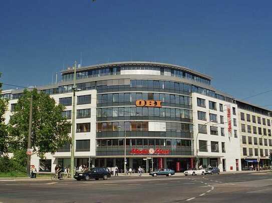 Außenstellplatz mit Parkbügel im Gewerbezentrum (OBI,Edeka,Media Markt)