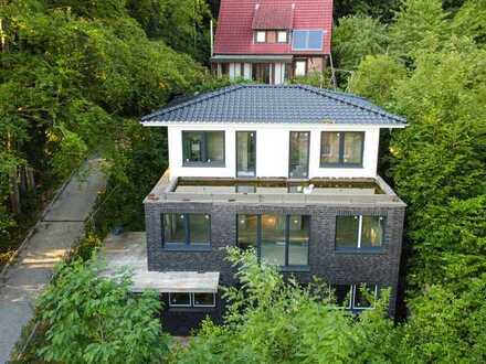 Luxuriöse Neubau-Villa auf einem einzigartigen Hanggrundstück in Hamburg -Bergedorf
