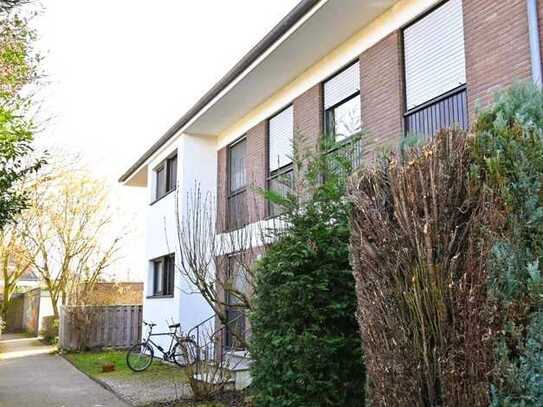 Hochwertig modernisierte 3-Zimmer Erdgeschosswohnung mit Balkon, Terrasse und Garten in bester Lage