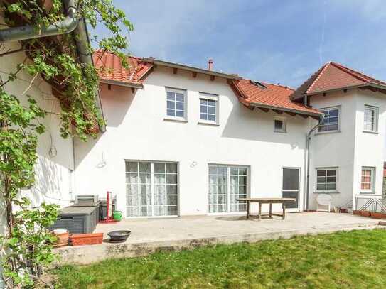 Repräsentatives Anwesen 753 qm mit Wohnhaus und Einliegerwohnung 284 qm + Büro und Lagerhalle 469 qm