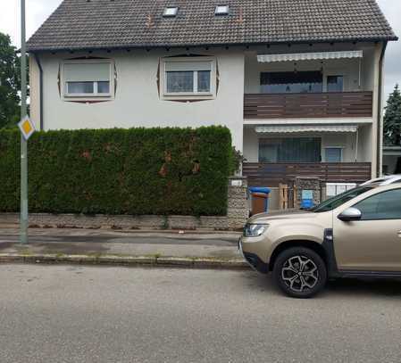 3- Familienhaus mit Doppelgarage in München-Moosach
