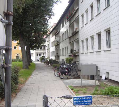 Ruhige 2-Zimmerwohnung mit Balkon zwischen Uni und Schloßarkaden